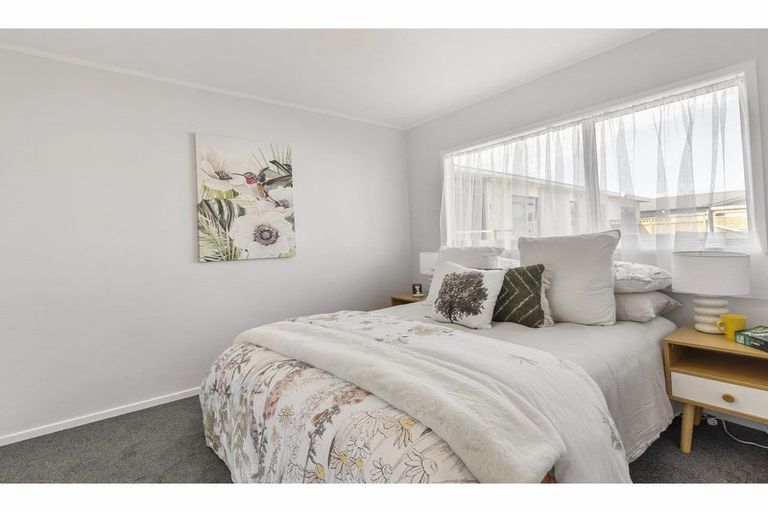 Photo of property in 2/12 Bay Street, Red Beach, 0932