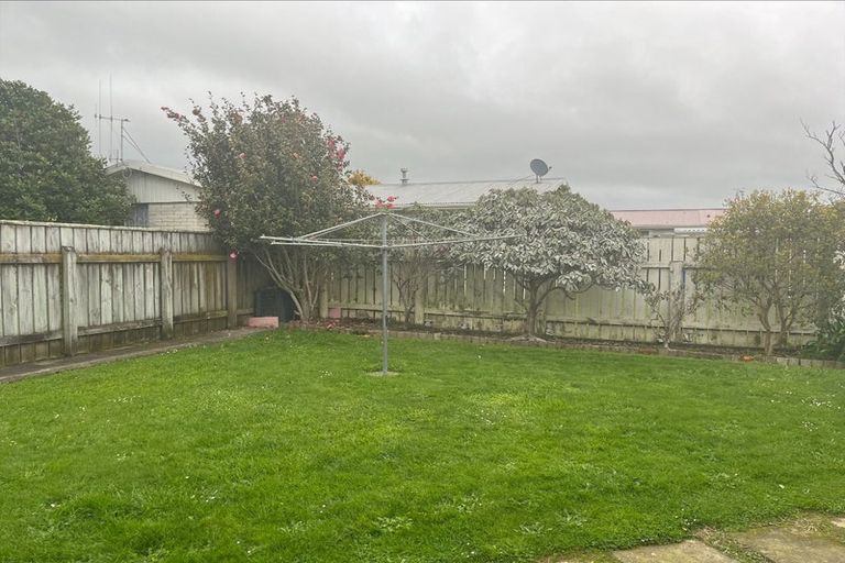 Photo of property in 3 Waimarie Park, Levin, 5510