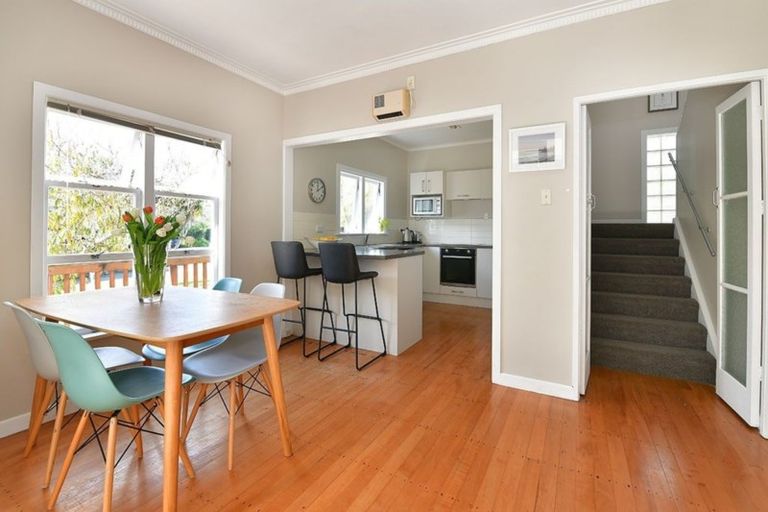 Photo of property in 11 Westbourne Road, Murrays Bay, Auckland, 0630