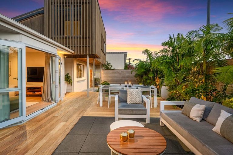 Photo of property in 26 Margaret Place, Milford, Auckland, 0620