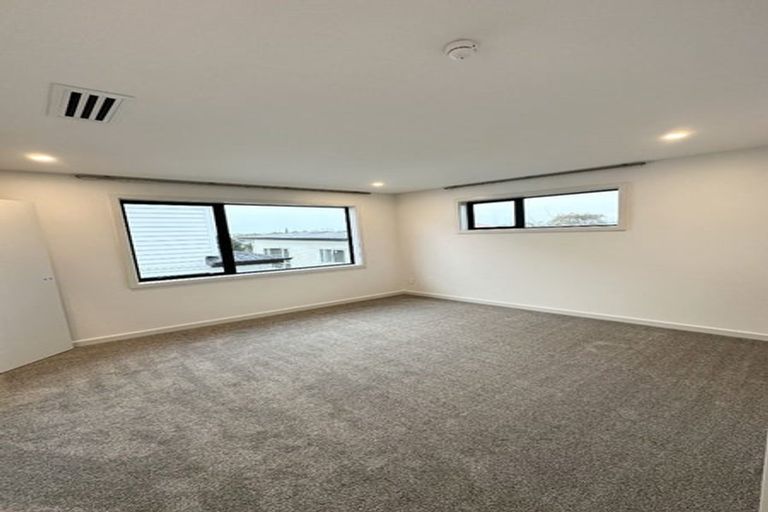 Photo of property in 12 Notre Dame Way, Albany, Auckland, 0632