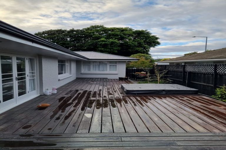 Photo of property in 117 Blighs Road, Strowan, Christchurch, 8052