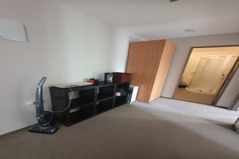 Photo of property in Dual Apartments, 108/142 Vivian Street, Te Aro, Wellington, 6011
