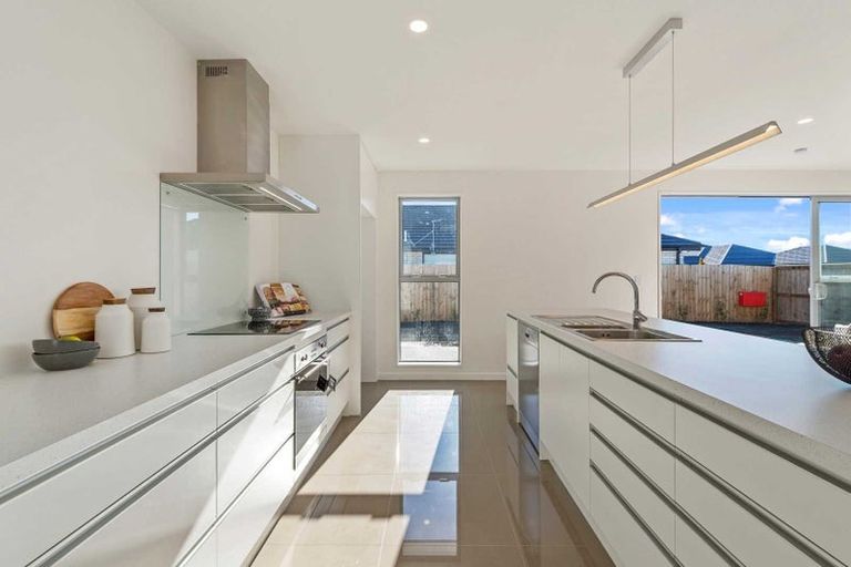 Photo of property in 14 Maka Lane, Halswell, Christchurch, 8025