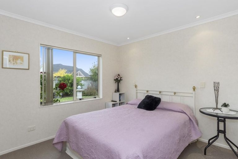 Photo of property in 32 Mcleod Place, Papamoa Beach, Papamoa, 3118