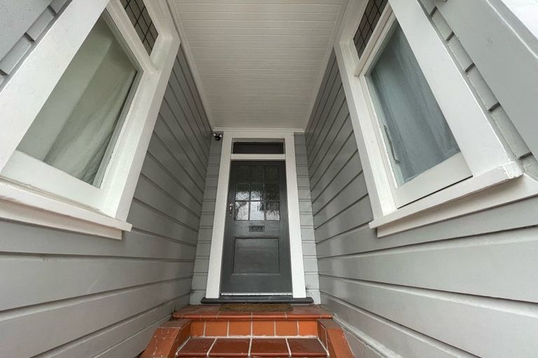 Photo of property in 73 Majoribanks Street, Mount Victoria, Wellington, 6011