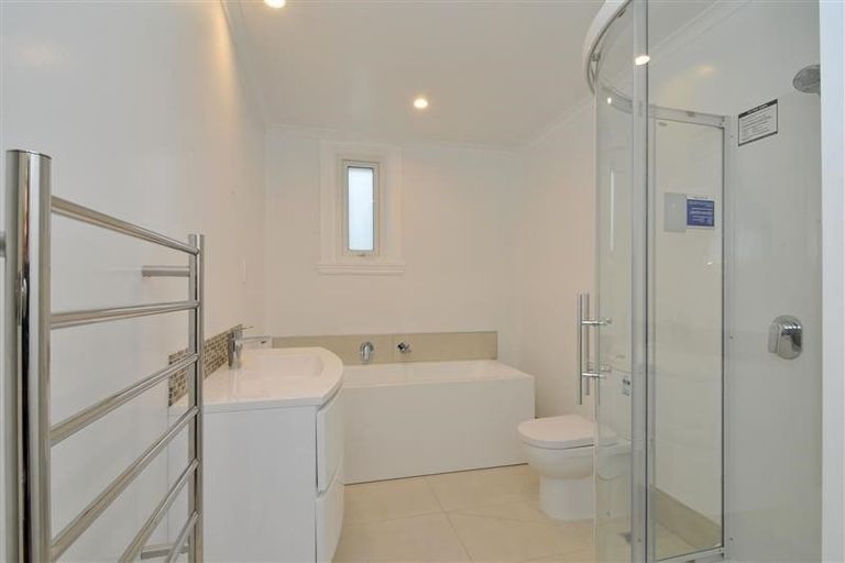 Photo of property in 8 Te Wharepouri Street, Berhampore, Wellington, 6023