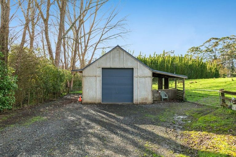 Photo of property in 11 Pineview Lane, Helensville, 0875