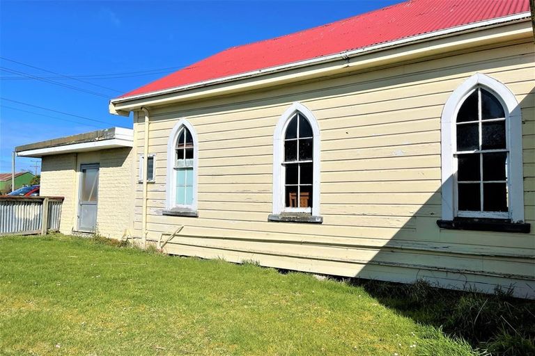 Photo of property in 35 Main Road, Owaka, 9535