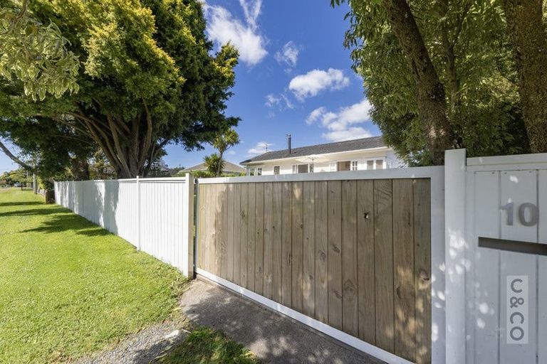 Photo of property in 10 Princes Street, Riverhead, 0820