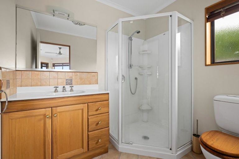 Photo of property in 12 Bayvista Close, Welcome Bay, Tauranga, 3112