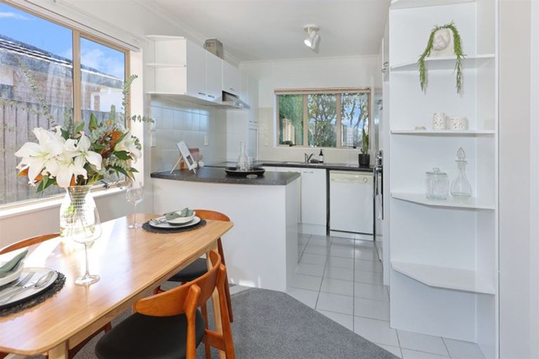 Photo of property in 40 Basra Drive, Henderson, Auckland, 0612