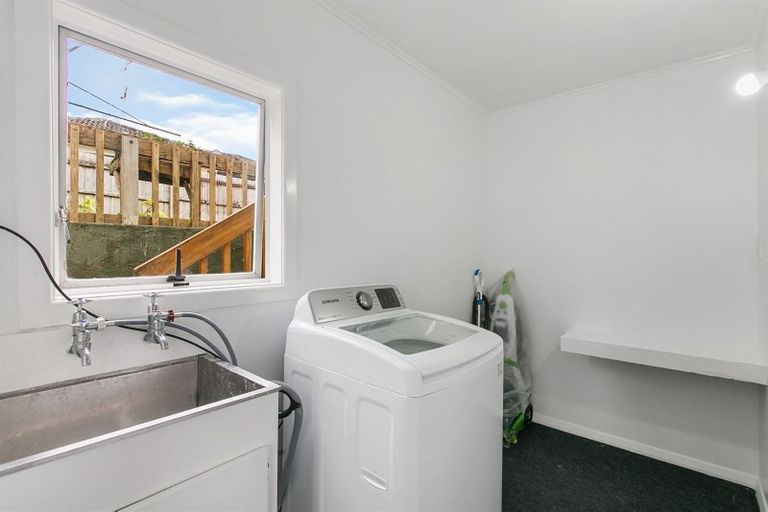 Photo of property in 1/8 Beldon Place, Pakuranga Heights, Auckland, 2010