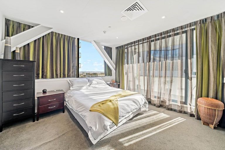 Photo of property in 9c/2 Saint Martins Lane, Grafton, Auckland, 1010