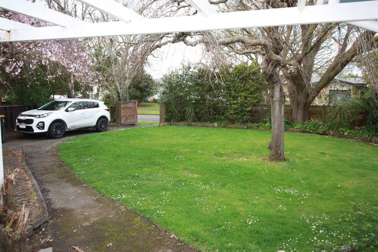 Photo of property in 24 Surrey Crescent, Hokowhitu, Palmerston North, 4410
