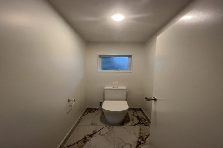 Photo of property in 3a Christina Avenue, Te Atatu South, Auckland, 0602