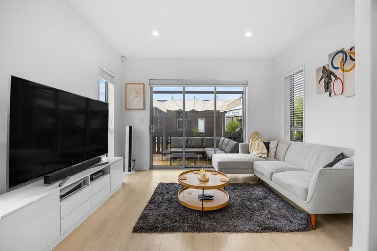 Photo of property in 14 Heri Lane, Westgate, Auckland, 0814