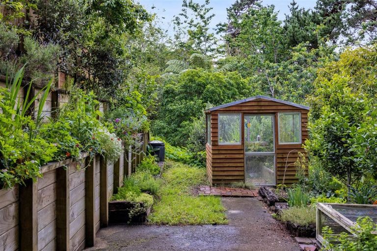 Photo of property in 25 Saxton Road, Upper Vogeltown, New Plymouth, 4310