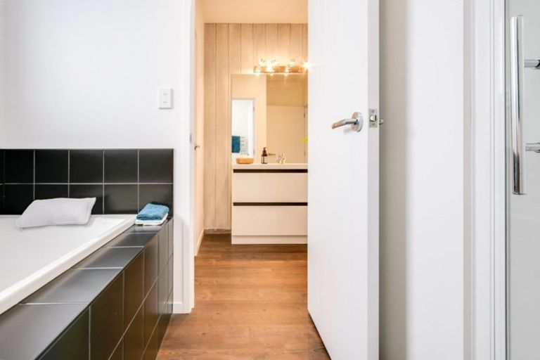 Photo of property in 71 Mcelwee Street, Jervoistown, Napier, 4112