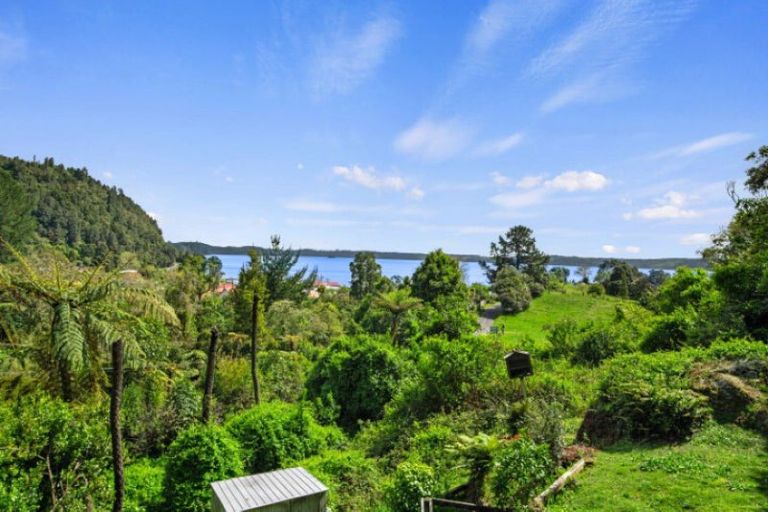 Photo of property in 29 Lake Okataina Road, Lake Okataina, Rotorua, 3074
