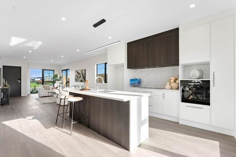 Photo of property in 65 Picnic Point Road, Hobsonville, 0616