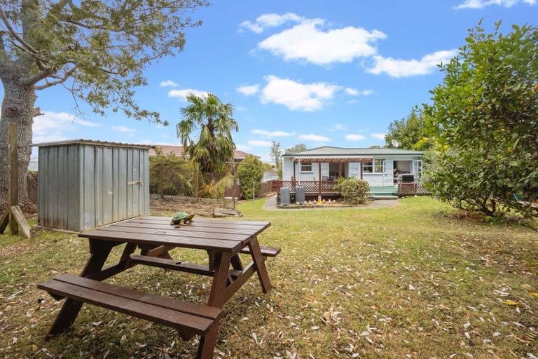 Photo of property in 38 Chatsworth Crescent, Pakuranga Heights, Auckland, 2010