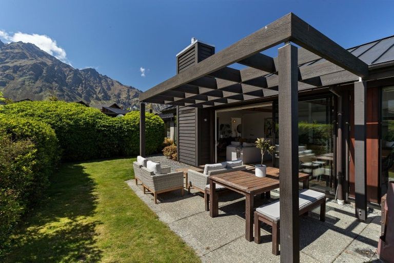 Photo of property in 34 Rannoch Drive, Jacks Point, Queenstown, 9371