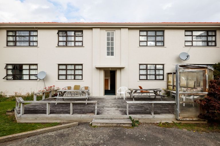 Photo of property in 553 Featherston Street, Roslyn, Palmerston North, 4414