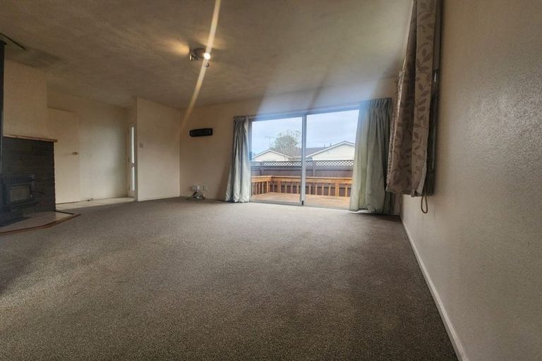 Photo of property in 1/34 Darren Crescent, Half Moon Bay, Auckland, 2012