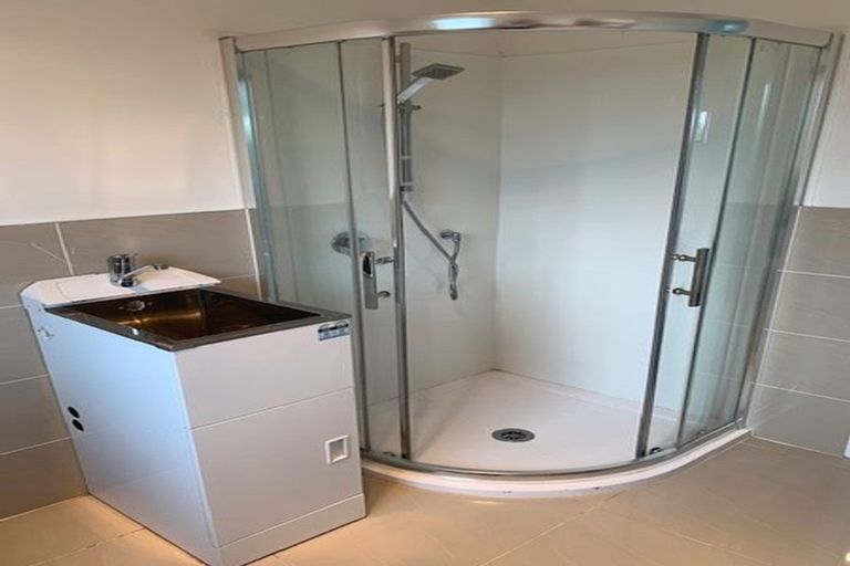 Photo of property in 8a Janese Place, Weymouth, Auckland, 2103