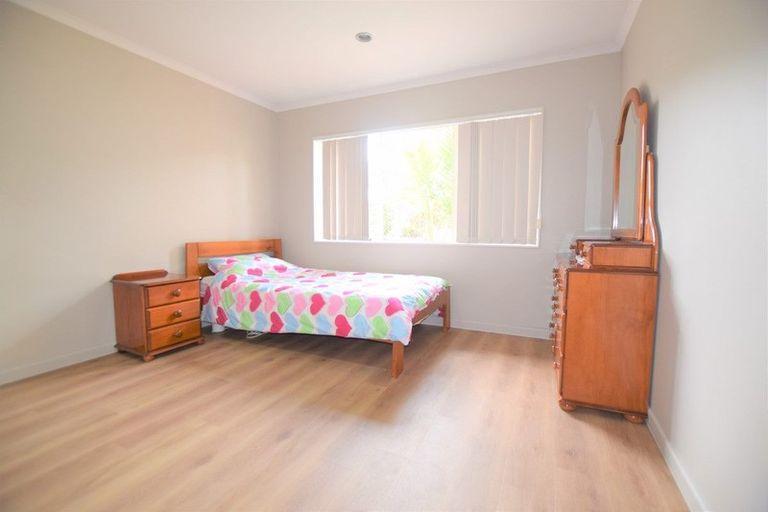 Photo of property in 23 Leafield Crescent, Henderson, Auckland, 0612