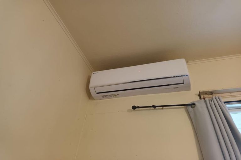 Photo of property in 70 Fairlie Terrace, Kelburn, Wellington, 6021