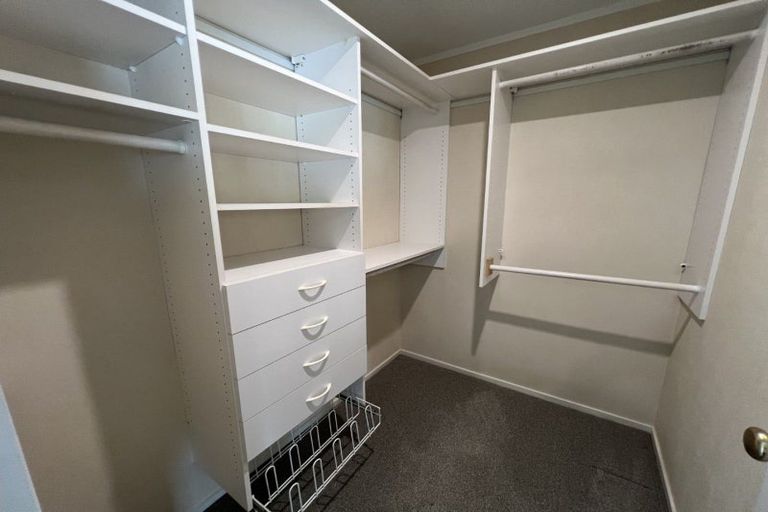 Photo of property in 4 Mckenzie Court, Terrace End, Palmerston North, 4410