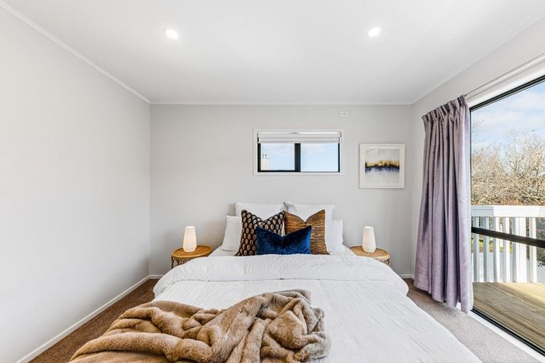 Photo of property in 18 Outlook Road, Greenhithe, Auckland, 0632