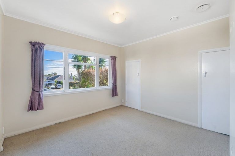 Photo of property in 411 Carrington Street, Upper Vogeltown, New Plymouth, 4310