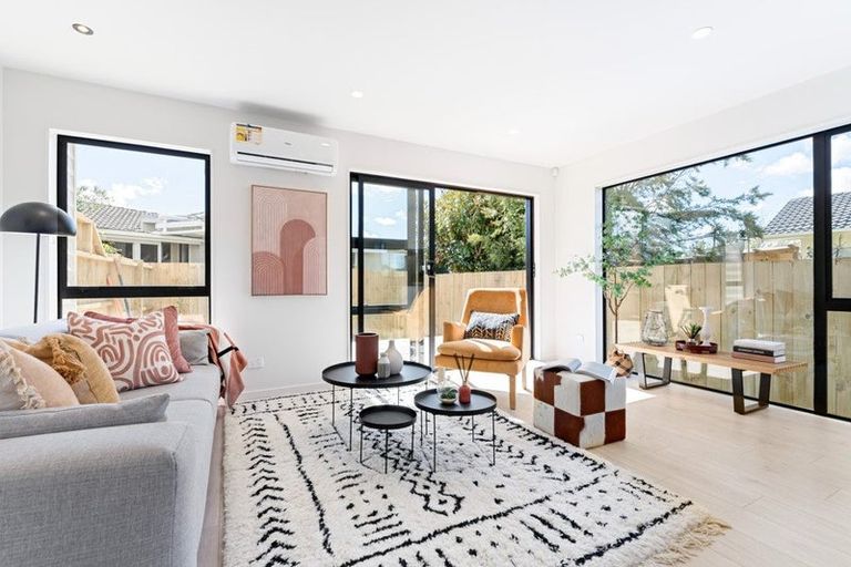 Photo of property in 18e Larissa Avenue, Henderson, Auckland, 0610