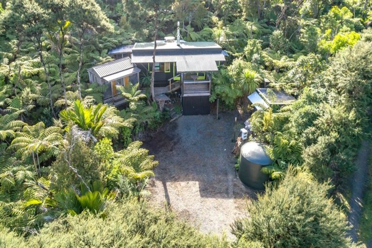 Photo of property in 451 Tuateawa Road, Tuateawa, Coromandel, 3583