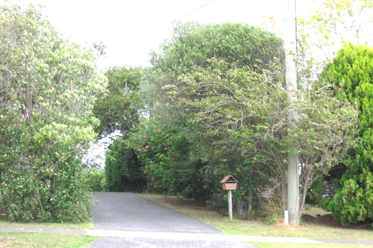 Photo of property in 2/15 Sunnynook Road, Forrest Hill, Auckland, 0620