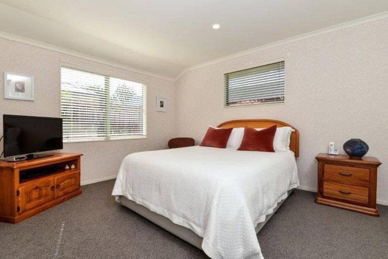 Photo of property in 10 Dorchester Place, Nawton, Hamilton, 3200