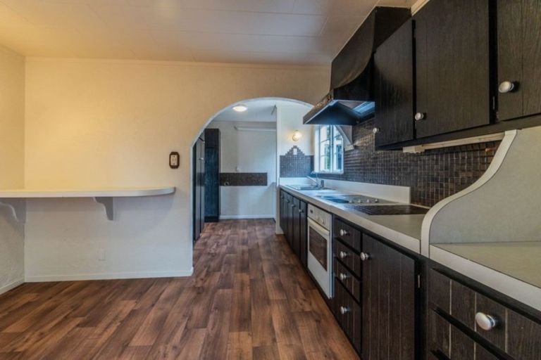 Photo of property in 2/19 Ridgemount Rise, Mangere Bridge, Auckland, 2022