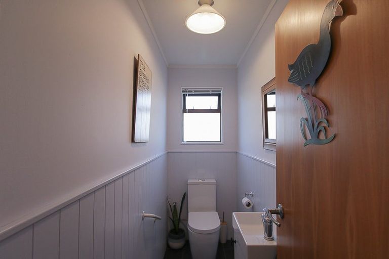 Photo of property in 8b Te Awa Street, Foxton Beach, Foxton, 4815