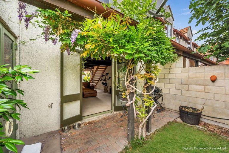 Photo of property in 4/509 Fitzroy Avenue, Hastings, 4122