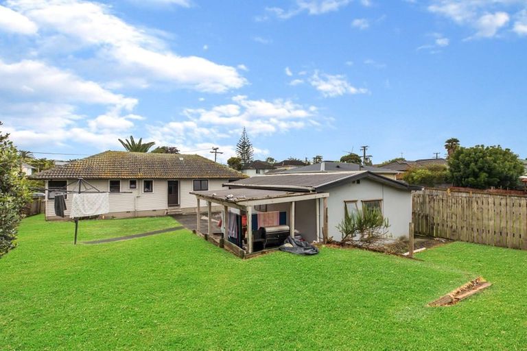 Photo of property in 29 Plumley Crescent, Mangere, Auckland, 2022
