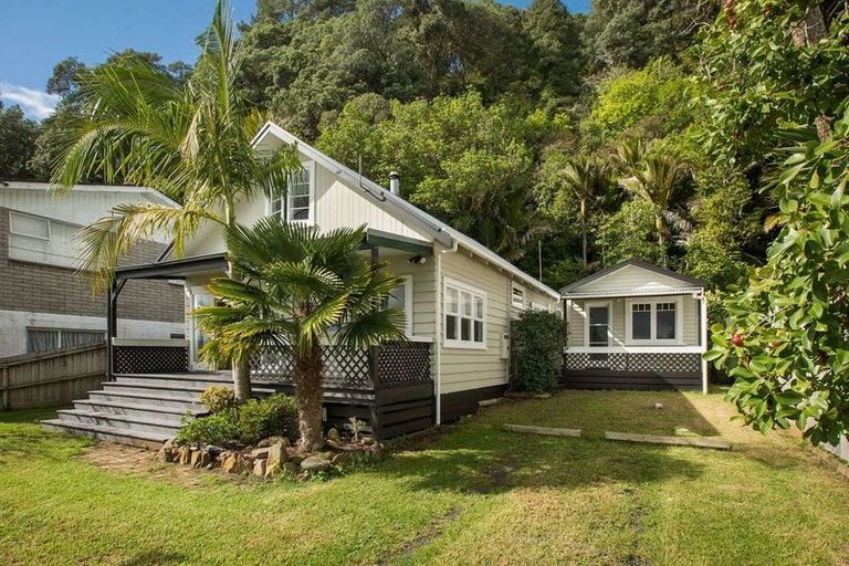 Photo of property in 346 Thames Coast Sh25 Road, Thornton Bay, Thames, 3575