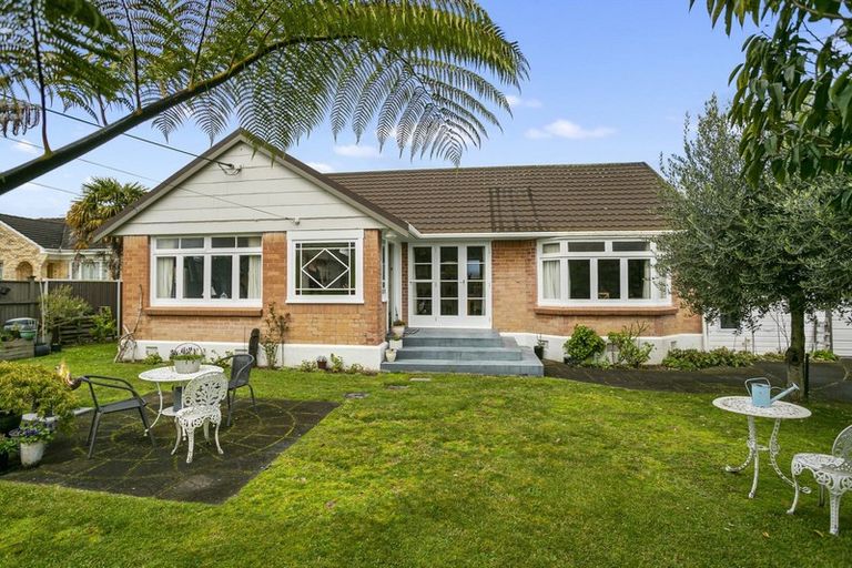 Photo of property in 5 Williams Street, Cambridge, 3434