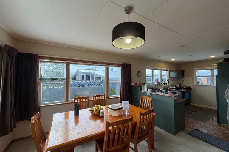 Photo of property in 4 Anzio Place, Awapuni, Palmerston North, 4412
