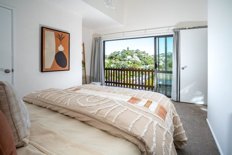 Photo of property in 16 Garden Road, Northland, Wellington, 6012