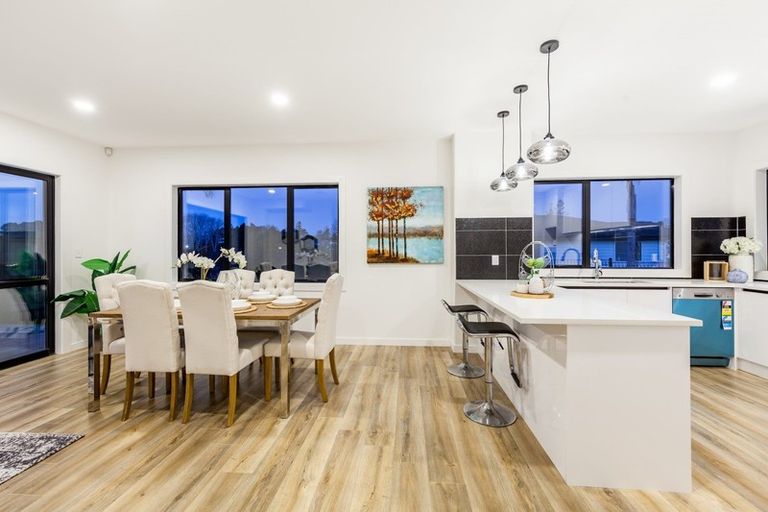 Photo of property in 4 Ahorangi Road, Silverdale, 0932