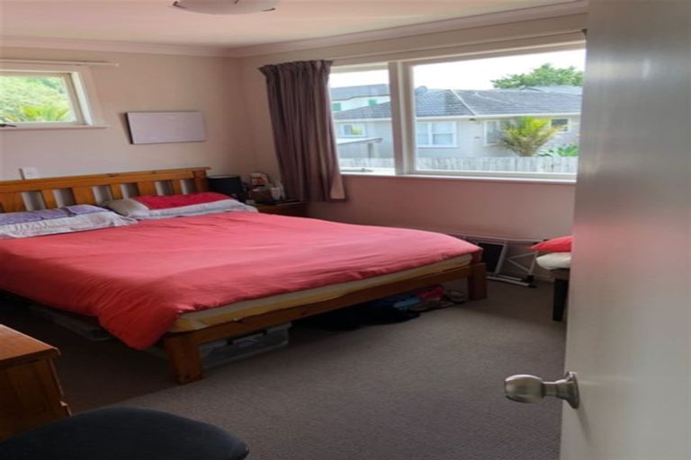 Photo of property in 84 Sylvan Crescent, Te Atatu South, Auckland, 0610