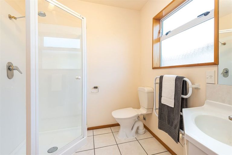 Photo of property in 33 Coniston Avenue, Ilam, Christchurch, 8041